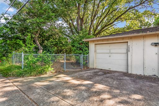 7505 Brentcove Cir, Dallas, TX 75214-1808