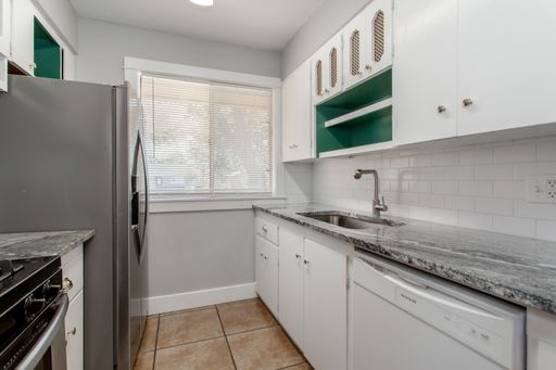 2121 Travis Dr, Carrollton, TX 75006-7650