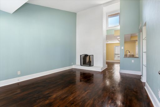 5904 Sandhurst Ln Apt 246, Dallas, TX 75206-4753