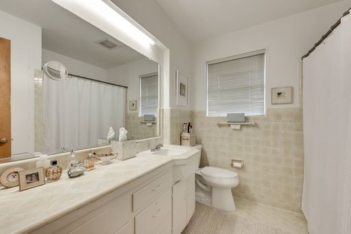 6523 E Mockingbird Ln, Dallas, TX 75214-2423