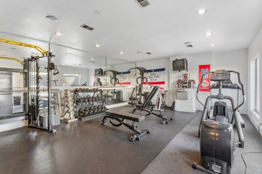 5904 Sandhurst Ln Apt 246, Dallas, TX 75206-4753