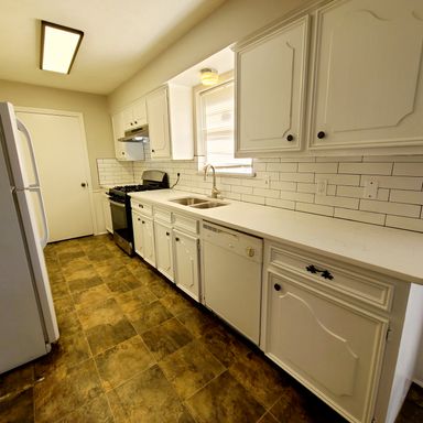 11352 Quail Run St, Dallas, TX 75238-3848