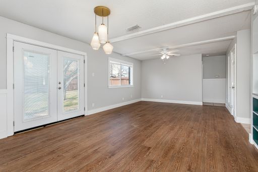 2121 Travis Dr, Carrollton, TX 75006-7650