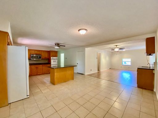 2125 Forest Oaks Dr, Dallas, TX 75228-5309