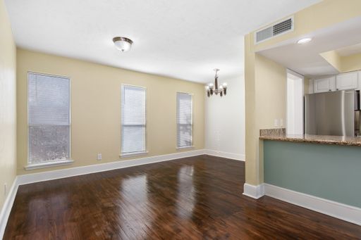 5904 Sandhurst Ln Apt 246, Dallas, TX 75206-4753