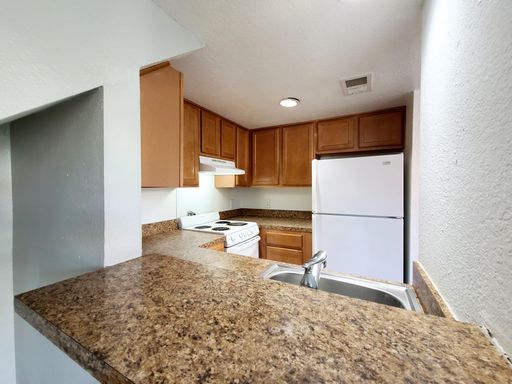 1901 N Fitzhugh Ave, #8, Dallas, TX 75204-4667