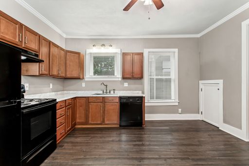5736 Worth St, Dallas, TX 75214-4611