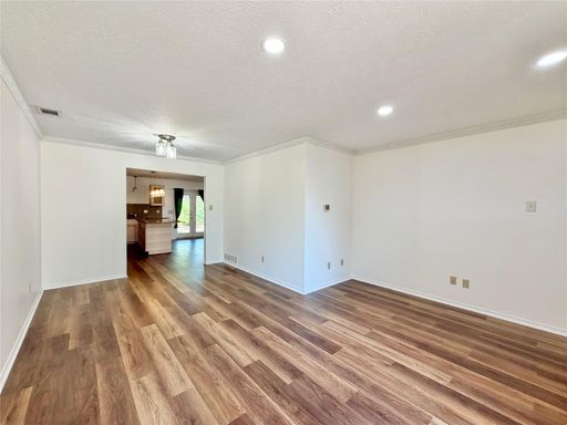 8405 Lullwater Dr, Dallas, TX 75218-1151