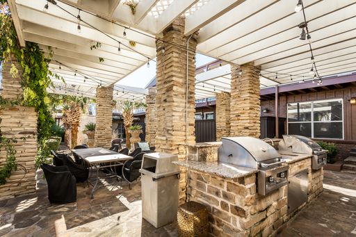 5904 Sandhurst Ln Apt 246, Dallas, TX 75206-4753