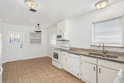 1830 Viewcrest Dr, Dallas, TX 75228-4216