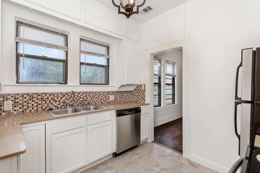 5925 Worth St, Dallas, TX 75214-4456