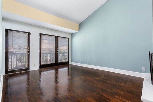 5904 Sandhurst Ln Apt 246, Dallas, TX 75206-4753