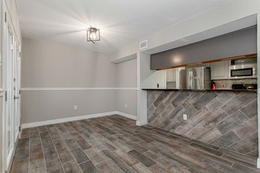 13109 Burninglog Ln, Dallas, TX 75243-2127