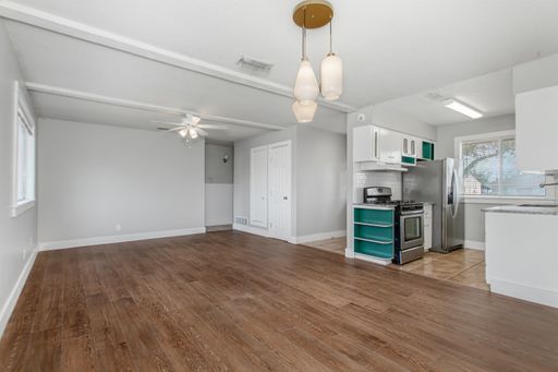 2121 Travis Dr, Carrollton, TX 75006-7650