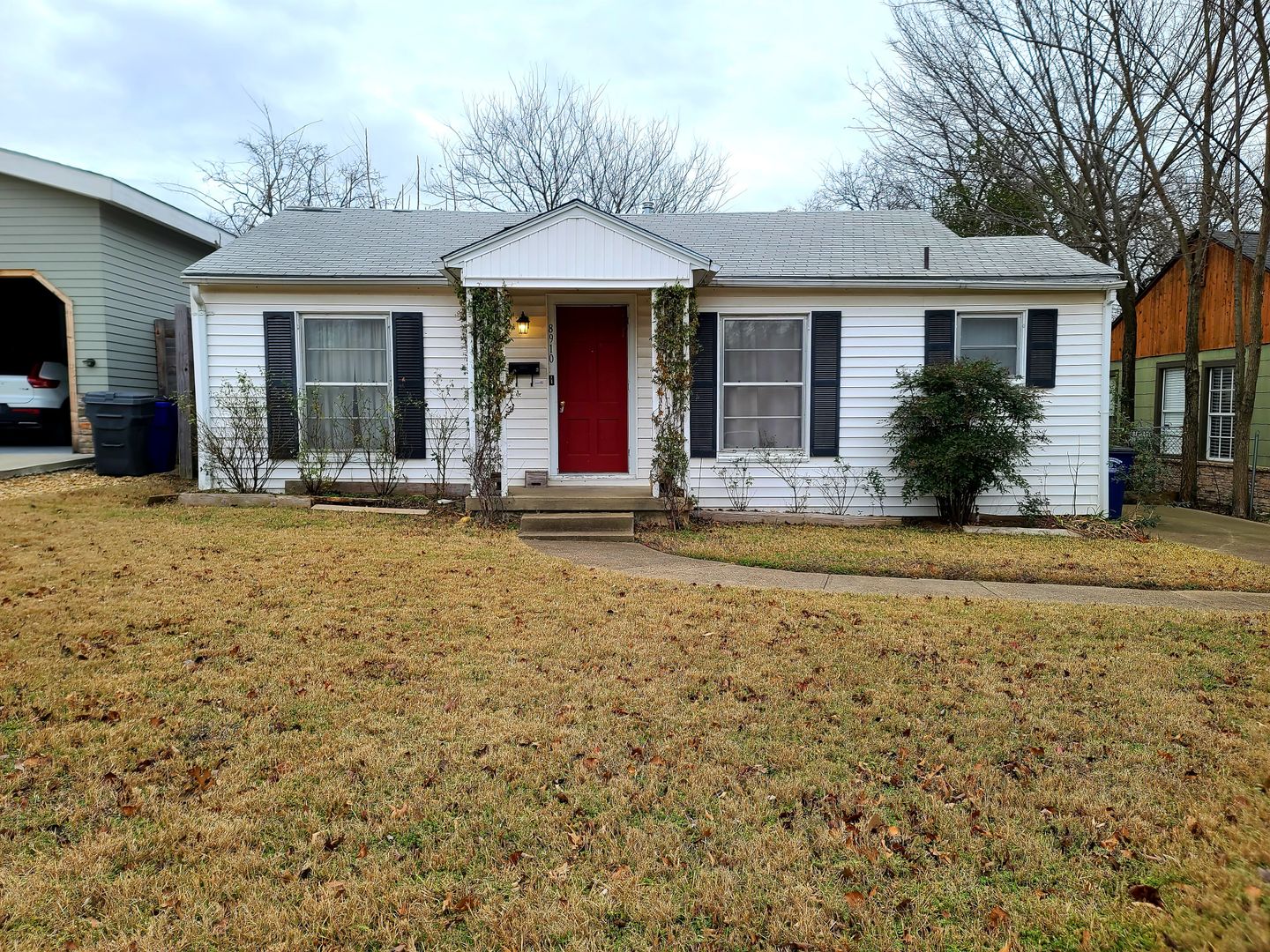 Dallas House: 8910 Santa Clara Dr