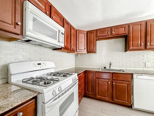 6038 Victor St, Dallas, TX 75214-5602
