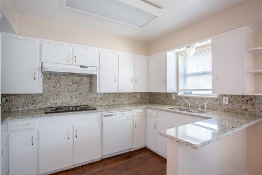 7010 Kingsbury Dr, Dallas, TX 75231-7202