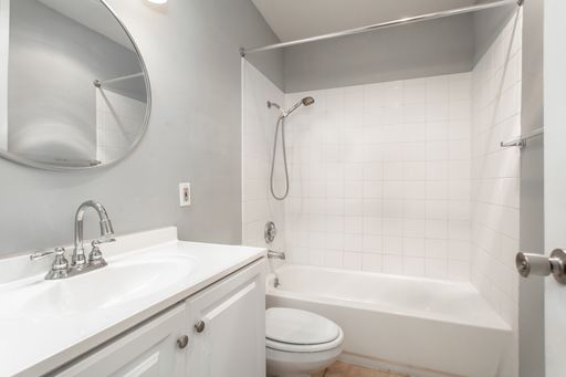 2121 Travis Dr, Carrollton, TX 75006-7650