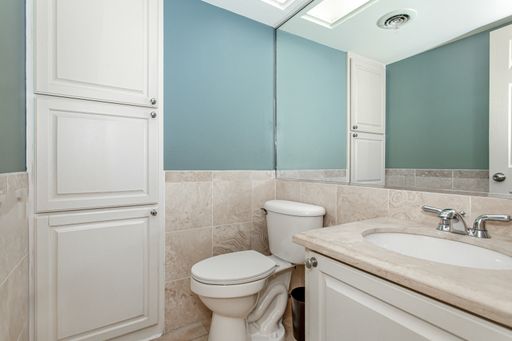 10205 Regal Oaks Dr., Apt #123, Dallas, TX 75230-4945