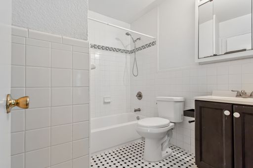 10943 Desdemona Dr, Dallas, TX 75228-2532