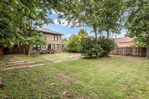 5736 Worth St, Dallas, TX 75214-4611