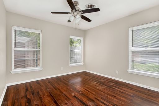 10943 Desdemona Dr, Dallas, TX 75228-2532