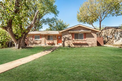 2121 Travis Dr, Carrollton, TX 75006-7650