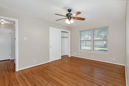 1830 Viewcrest Dr, Dallas, TX 75228-4216