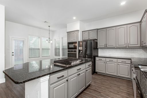 4738 Coyote Trl, Dallas, TX 75227-2821