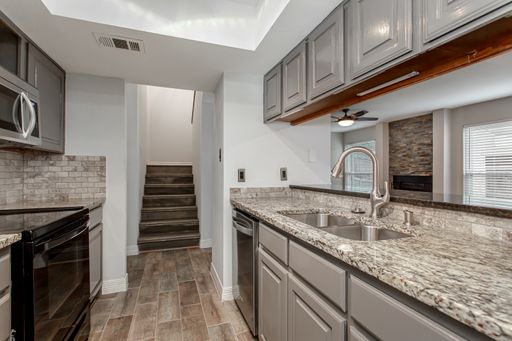 13109 Burninglog Ln, Dallas, TX 75243-2127