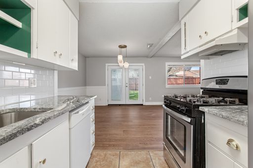 2121 Travis Dr, Carrollton, TX 75006-7650