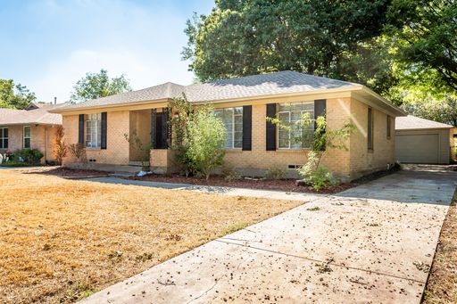 511 Classen Dr, Dallas, TX 75218-1727