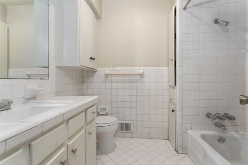 7445 Brentcove Circle, Dallas, TX 75214-1806