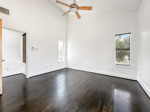 417 S Beacon St, Dallas, TX 75223-1603