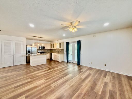 8405 Lullwater Dr, Dallas, TX 75218-1151