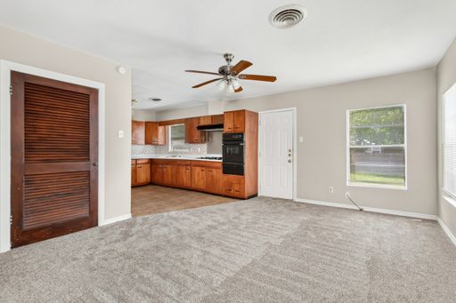 10943 Desdemona Dr, Dallas, TX 75228-2532