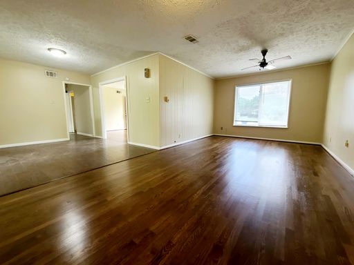 9867 Carnegie Pl, Dallas, TX 75228-3611