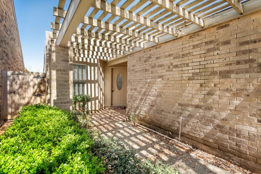 4139 Rosser Sq, Dallas, TX 75244-6643