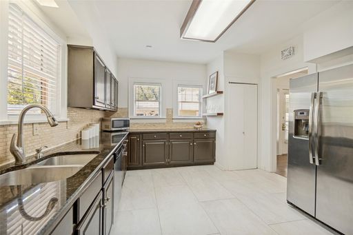 6106 Worth St., Dallas, TX 75214-4460