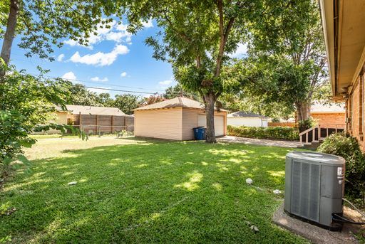1830 Viewcrest Dr, Dallas, TX 75228-4216