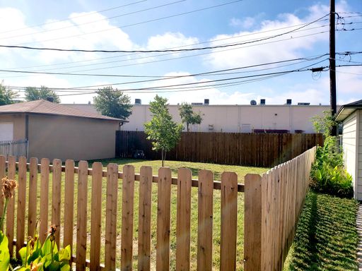 11038 Wyatt St, Dallas, TX 75218-2544