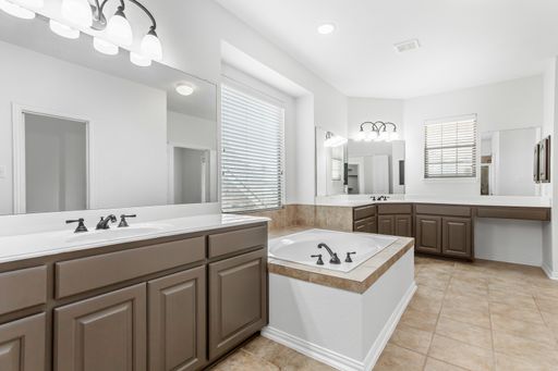 4738 Coyote Trl, Dallas, TX 75227-2821