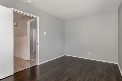 2121 Travis Dr, Carrollton, TX 75006-7650