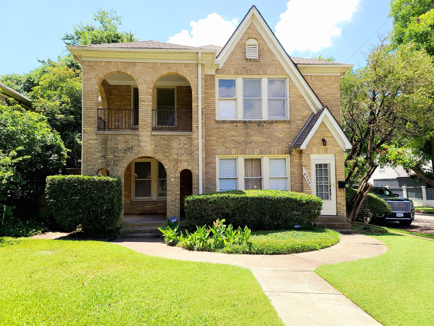 Dallas House: 6202 Goliad Avenue