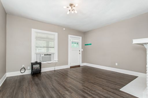 5736 Worth St, Dallas, TX 75214-4611