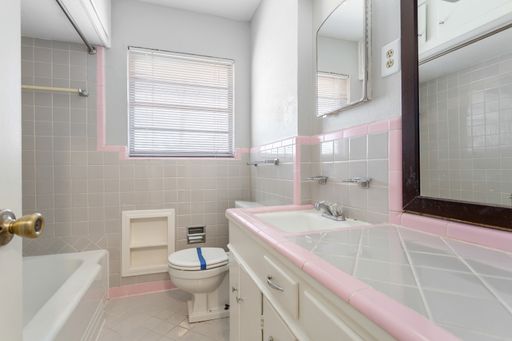 6520 Saint Moritz Ave, Dallas, TX 75214-2428