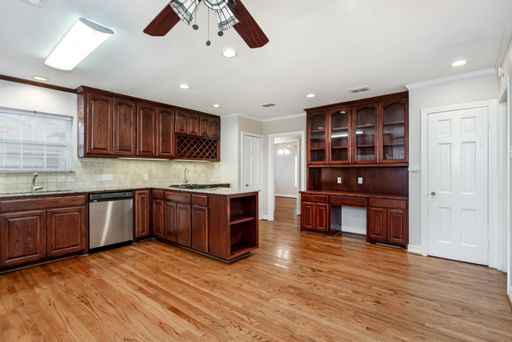 6219 Penrose Ave, Dallas, TX 75214-3041