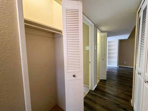 4130 Santa Barbara Dr, Dallas, TX 75214-2856