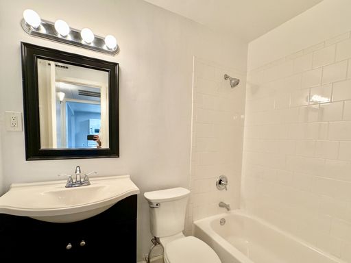 5722 Gaston Ave, #B, Dallas, TX 75214-6418