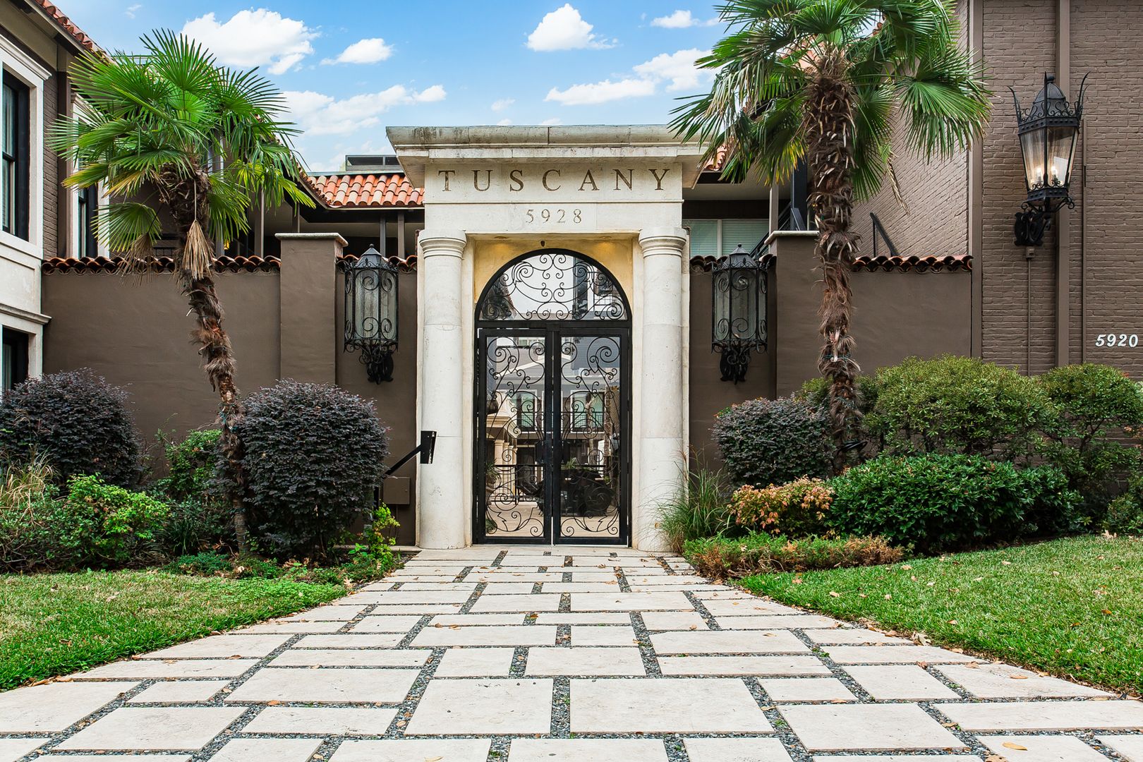 Dallas Condo: 5904 Sandhurst Ln Apt 246